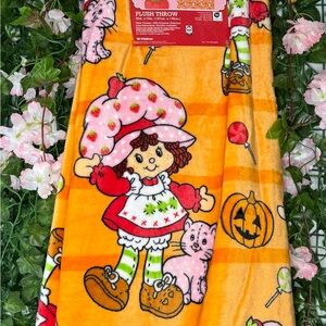 Strawberry Shortcake Blanket halloween